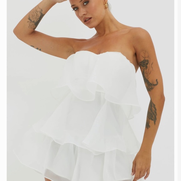 White Ruffled Strapless Romper - Picture 2 of 7